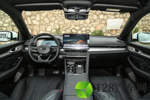 试驾星瑞全新东方曜：家用均衡之选，67万销量背后的细节-3