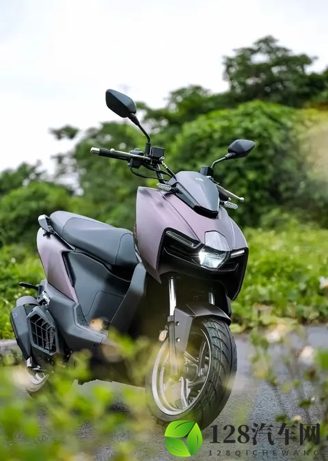 豪爵三阳疯了！万元级平踏杀疯，天价大踏板崩盘预警！-1