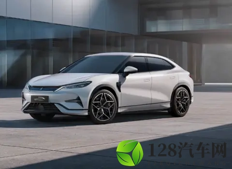 20万以下车能自动开市区了！华为、比亚迪把百万豪车配置卷成标配-3