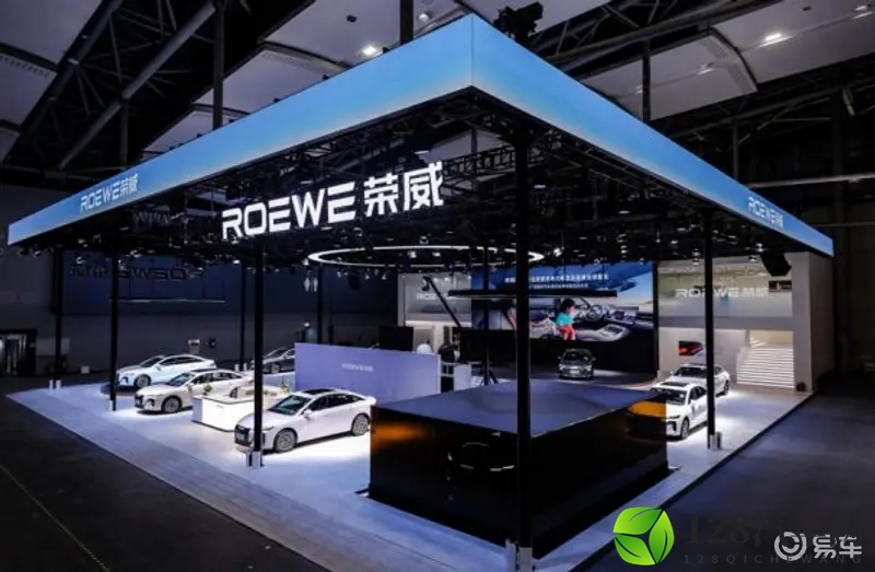 豪车实力平价卖？荣威M7 DMH用高规格演绎“B级王炸”-1