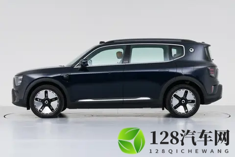 奔驰+吉利组合,1699 万起,这款电混 SUV 性价比高-3