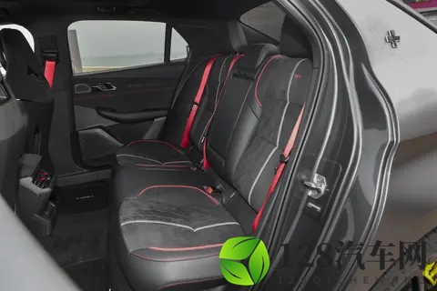 8155芯片加持+赛道基因！领克03，是你的个性运动座驾吗？-3