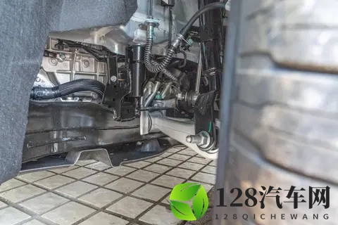 解读星纪元ES增程版Pro高速辅助驾驶版：1698万的价值标杆-3