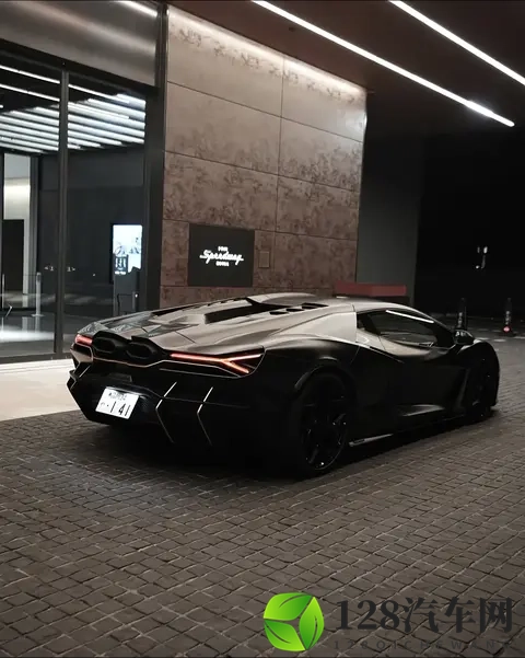 锋芒破界，艺术与空气动力学的巅峰——兰博基尼Revuelto设计美学-1