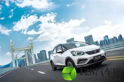 飞度销量“跳水”？别慌，真相是“有钱也买不到”！-1