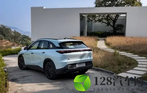 家庭投票！为啥都选全新极狐阿尔法t5？-1