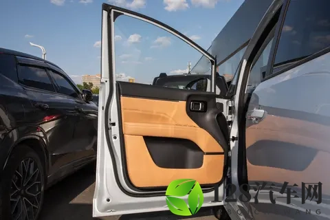 以家为名，探寻十万级MPV的务实答卷——五菱星光730 PHEV深度体验-3