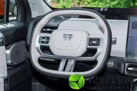 纵横G700全球上市，3299万起售，20T爆904匹马力，续航1400km-1