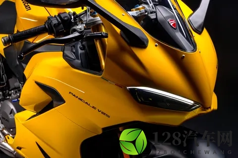 杜卡迪 2026 Panigale V2 S、Streetfighter V2 S 黄色版-3