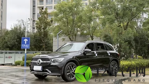 21年奔驰GLC300L，6万公里，25万多开回家，家用代步好选择？-1