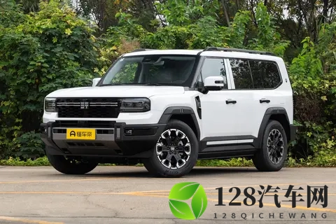 卷疯了！3299 万起的 “方盒子”，竟有劳斯莱斯音响 + 华为 ADS40-1