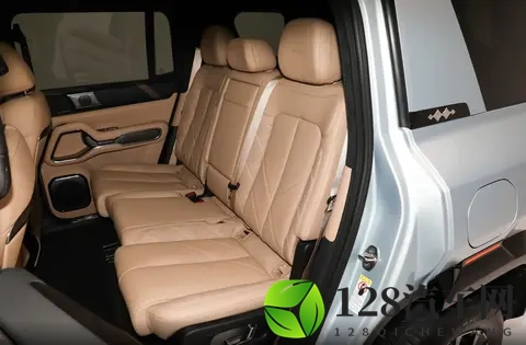 硬派SUV大横评，捷途纵横G700对比方程豹豹8，谁的越野实力更强？-1