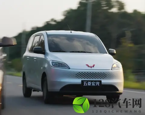 新款五菱宏光家族上市,还能再续“神车”传奇吗?-3