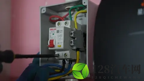 安装充电桩？行内人给你挑配件！-3