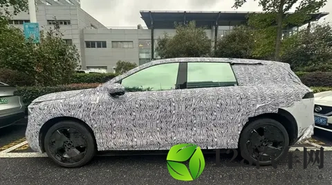 日产N8谍照！或定位中大型SUV，配中控+副驾双联屏，配置很高-2