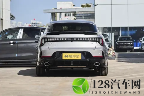 10万级燃油实力派!这车动力强、智能高,还提供购置税补贴?-1