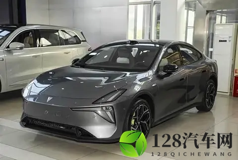 深蓝L06售价悬念揭晓!11月18日上市或将带来价格惊喜-2