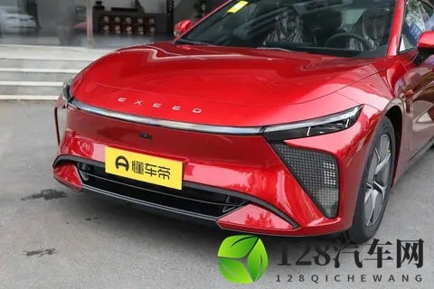 1528万元起，800V平台+8295芯片，2025款星纪元ES适合谁？-2