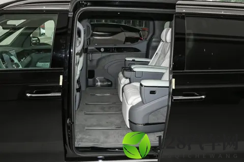 家庭MPV宠儿！七座过道版极氪009，宜商宜家实力派-2