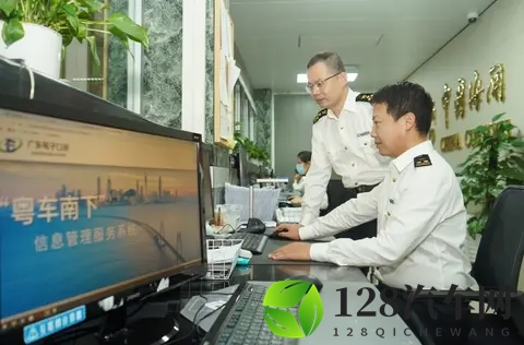 首单“粤车南下”香港停车场车辆海关备案手续完成-1