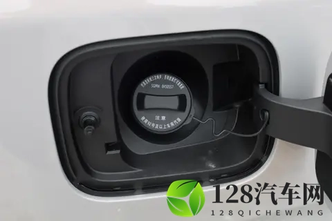 7万级真7座MPV！星光730 2025款 舒适型实测：二胎家庭出行无压力-3