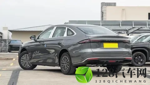 限时688万，银河星耀6上市，油耗28L，标配400V快充-2