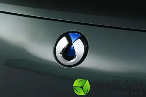 腾势N8L:大六座安全豪华SUV，是家庭出行的理想选择！-2