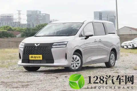 家用MPV新标杆!轴距2910mm,侧滑门+七座布局,五菱星光730-1