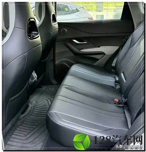 728万入手1400km续航,比亚迪海狮05直降23万,4S店为何被围爆-2