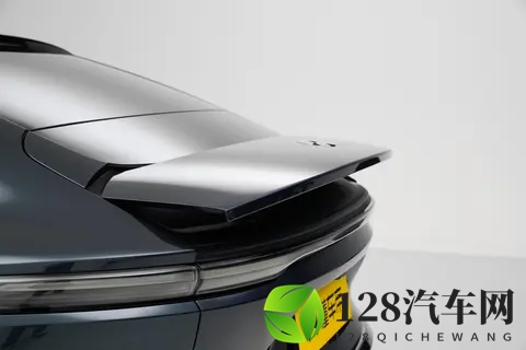 家用商用都合适，想买行政旗舰轿车，可以看看蔚来ET9-3