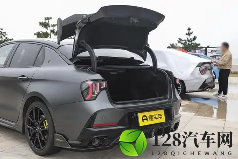 8155芯片加持+赛道基因！领克03，是你的个性运动座驾吗？-2