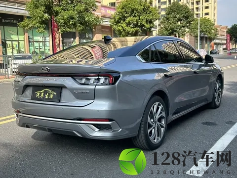 参考新车价，一半价格拿下？二手福特蒙迪欧，5万公里正当年！-3