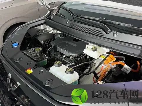 五菱星光730正式上市 燃油_插混_纯电全都有，售730万-1098万元-3