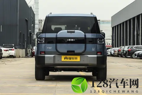 “可城可野”的方盒子SUV，带有车载冰箱，比亚迪钛7产品力如何？-1