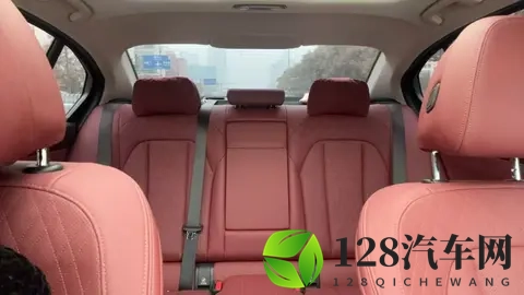 通勤、代步、享受一次搞定:2025款宝马i3凭什么这么火?-3