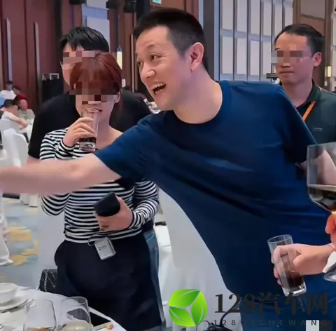 蔚来李斌回应网暴：自嘲CEO要娱乐大家，但动我用户，法务部见！-2