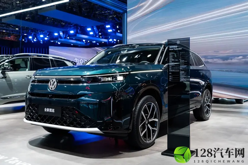 全新揽巡亮相，硬核美学和澎湃动力重塑中大型SUV市场竞争-1