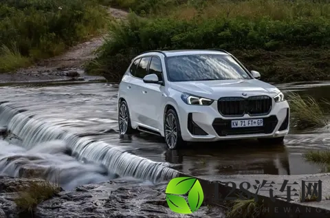 宝马X1：燃油电动双箭齐发，紧凑SUV市场格局生变-3