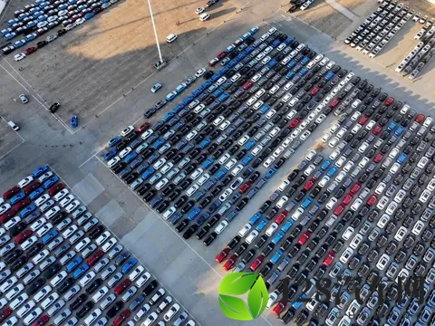 10月车企销量榜：国内车企格局即将生变！吉利或反超-1