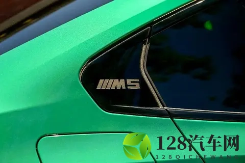 V8双涡轮增压+插电，强大的背后是坚持还是妥协？试驾BMW M5！-3