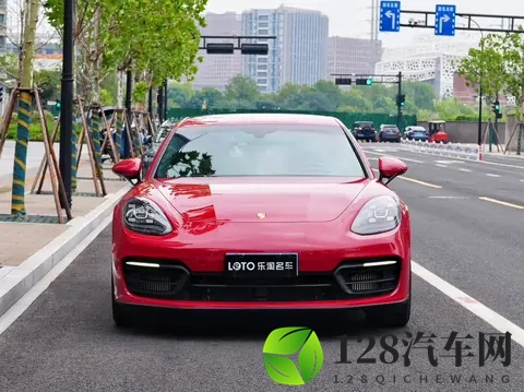 5万公里出头车况精品，64万多拿下21年红色保时捷Panamera-1
