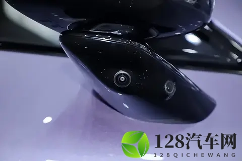 全系激光雷达+后驱底盘，14万价位的轿跑正在改变规则？-3