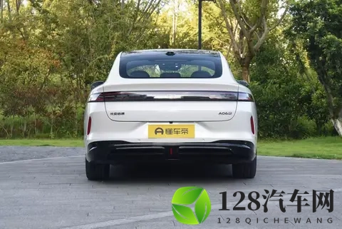 预售1199万起，带28点按摩座椅，800V超充，启源A06值得期待吗？-3