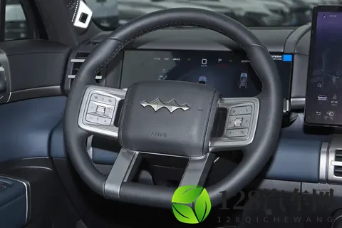 选车时总有人在喜欢和实用之间反复拉扯，方程豹钛7能行吗？-2