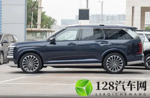 选 7 座还是 6 座？深秋试驾帕里斯帝，这版性价比绝了-2