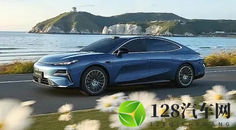 10万级插混轿车二选一 比亚迪秦L DM-i与银河星耀8谁更强?-1