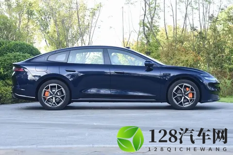 新款享界S9上市 六大升级全维越境 开创豪华轿车新格局-1