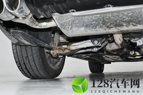 领克09四驱探索版上市,颠覆燃油SUV认知,打造全能座驾-1