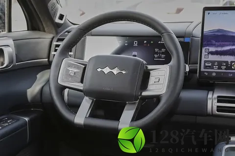 通勤不堵 + 露营能装!方程豹钛 7 把家用 SUV 玩明白了-1