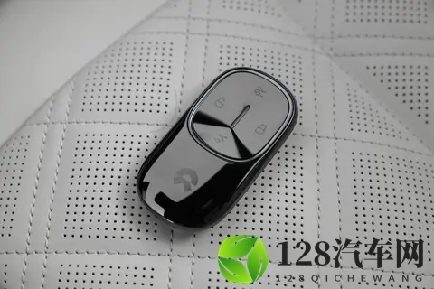 蔚来ET9适合家庭用户吗？从多维度分析车辆配置是否贴合需求-1